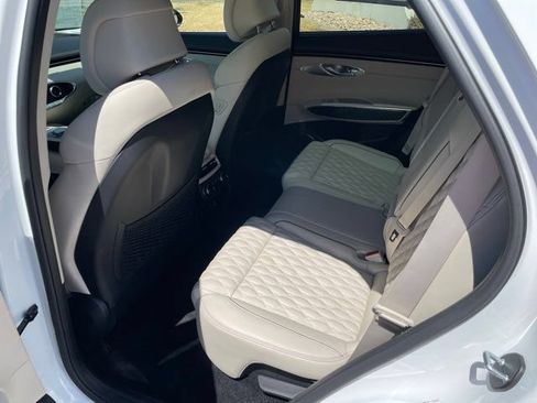 Used 2023 Genesis GV70 3.5T Sport w/ Sport Prestige Package AWD/4WD image 16