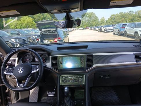 Used 2021 Volkswagen Atlas Cross Sport SE w/ Panoramic Sunroof Package FWD image 24