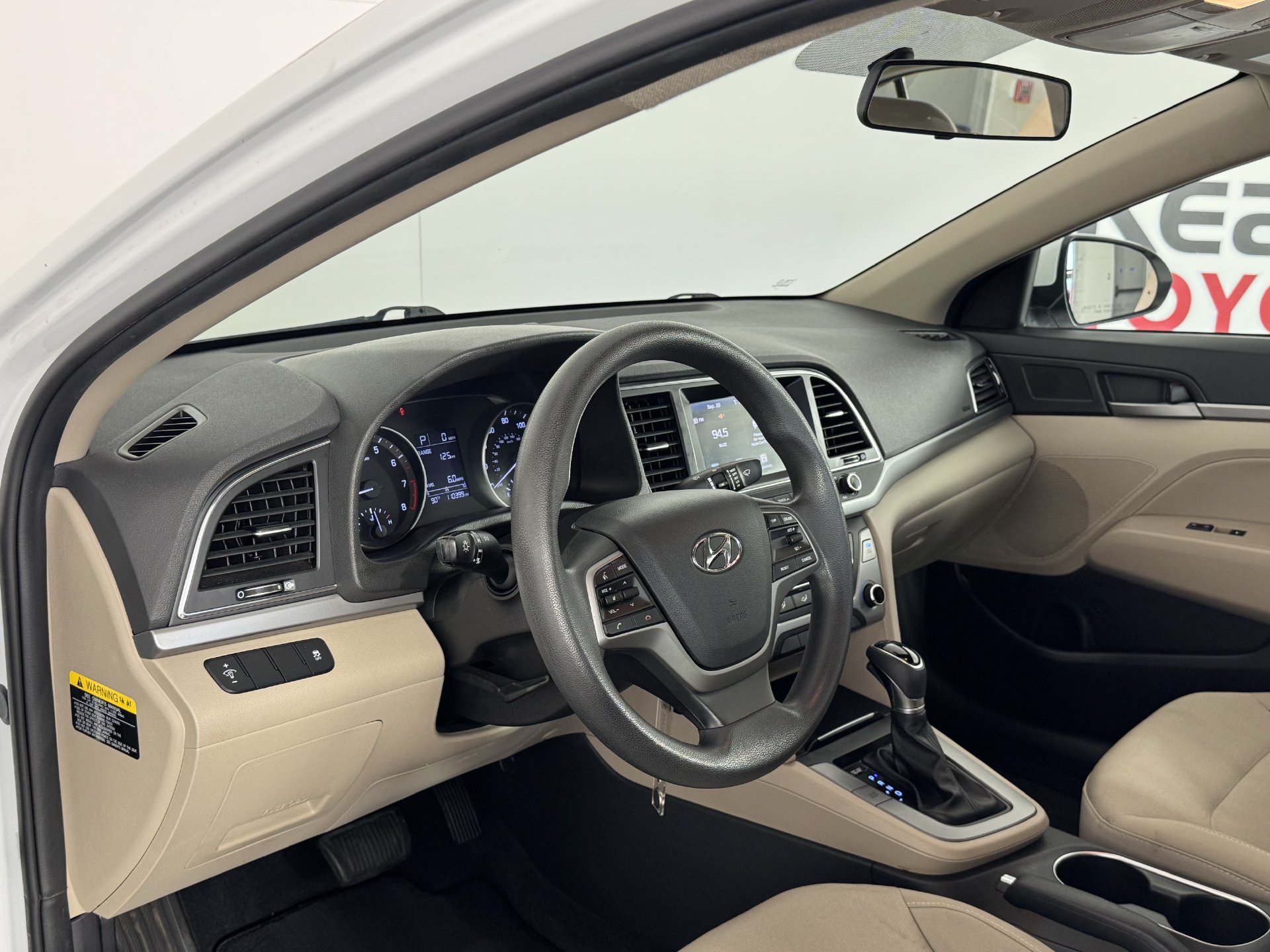 Used 2017 Hyundai Elantra SE FWD image 13