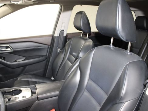Used 2021 Nissan Rogue SV w/ Premium Package FWD image 14