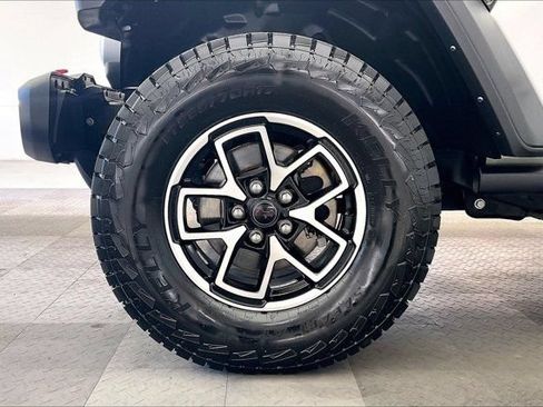 Used 2024 Jeep Wrangler Unlimited Rubicon AWD/4WD image 8
