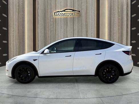 Used 2023 Tesla Model Y Long Range image 4