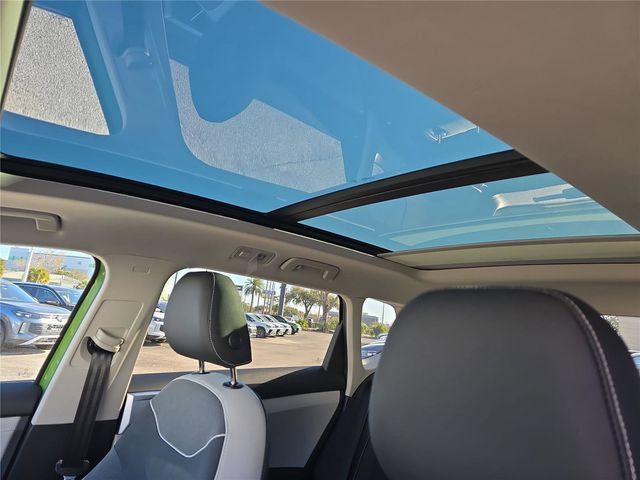 New 2026 Volkswagen Taos SE FWD image 24