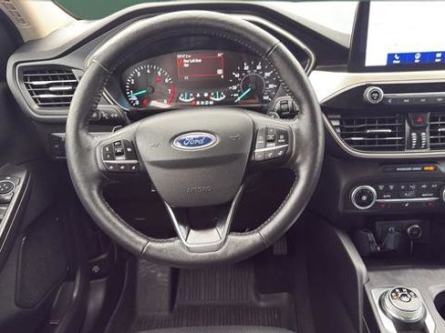Used 2020 Ford Escape SEL image 18