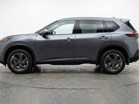Used 2025 Nissan Rogue SV image 5