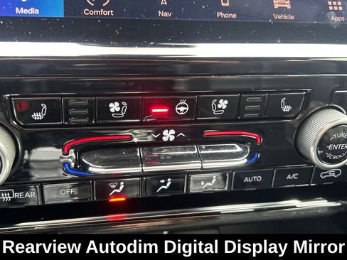 Used 2022 Jeep Grand Cherokee L Overland w/ Luxury Tech Group IV image 40