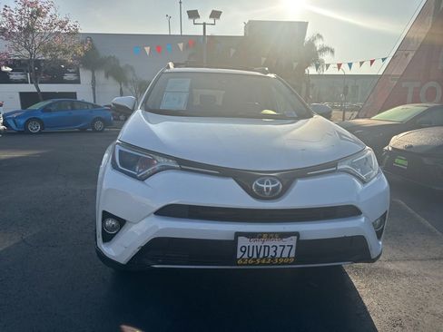 Used 2018 Toyota RAV4 XLE w/ Carpet Mat Package image 11