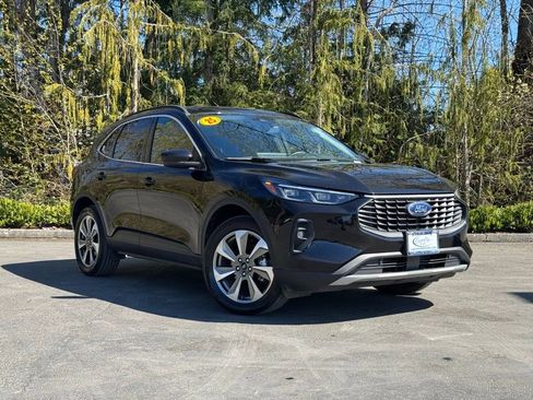 Used 2025 Ford Escape Platinum AWD/4WD image 24