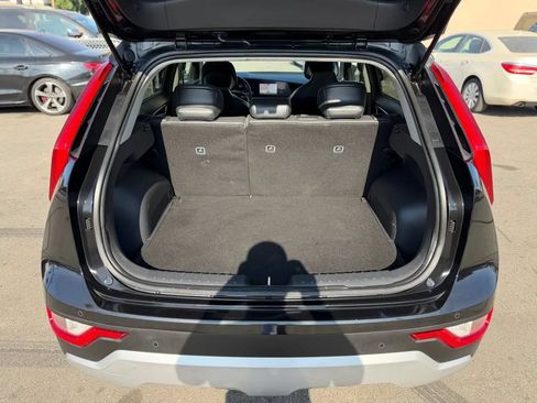 Used 2023 Kia Niro EX FWD image 34