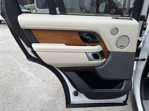 Used 2018 Land Rover Range Rover HSE AWD/4WD image 16