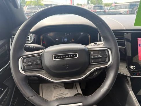 Used 2022 Jeep Wagoneer Series III w/ Premium Group I AWD/4WD image 35