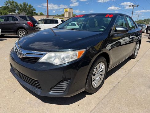 Used 2014 Toyota Camry LE FWD image 3