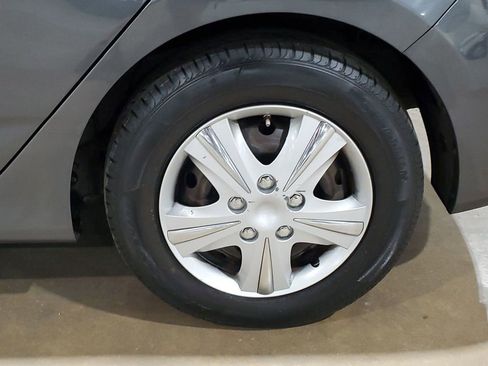 Used 2012 Hyundai Accent GS image 38