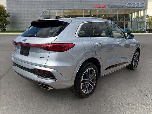 New 2025 Audi Q5 Premium AWD/4WD image 3