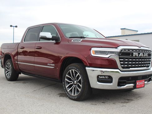 Used 2025 RAM 1500 Limited AWD/4WD image 3