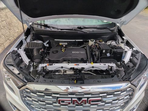 Certified 2022 GMC Terrain Denali w/ Denali Premium Package AWD/4WD image 17