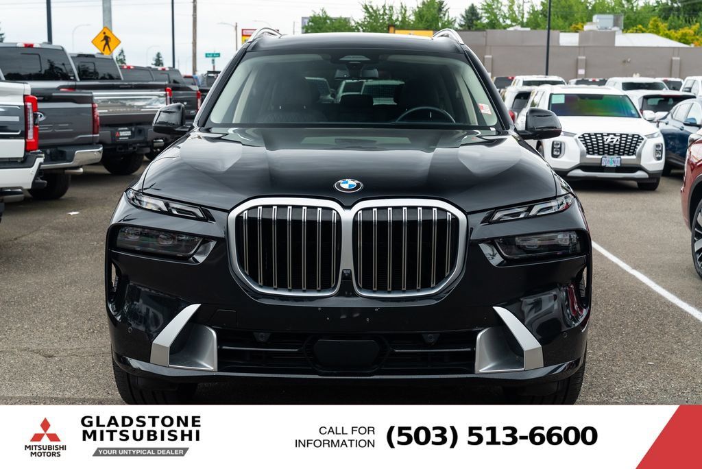 Used 2023 BMW X7 xDrive40i AWD/4WD image 2