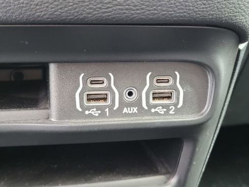 Used 2023 Chrysler Pacifica Touring-L w/ S Appearance Package image 22