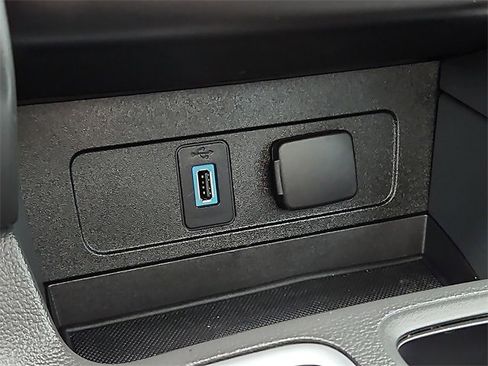 Used 2018 Ford Escape SE image 24