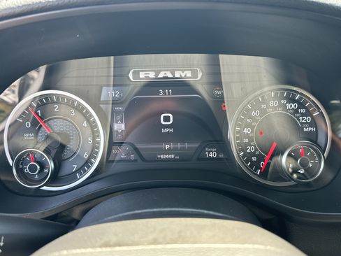Used 2025 RAM 1500 Laramie AWD/4WD image 27
