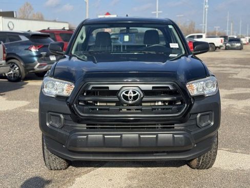 Used 2017 Toyota Tacoma SR image 2