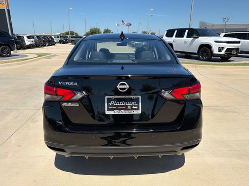Used 2025 Nissan Versa SV FWD image 4