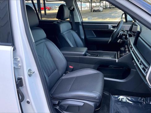 Certified 2025 Hyundai Santa Fe SEL image 7