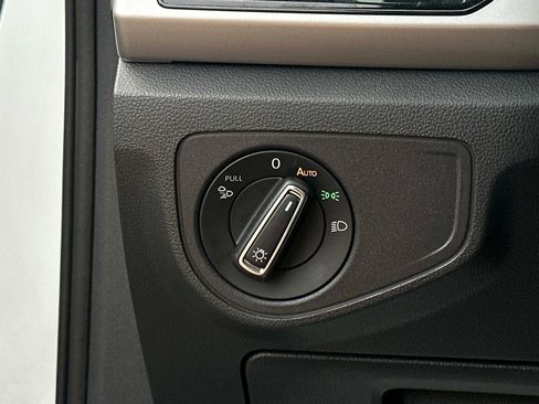 Certified 2023 Volkswagen Atlas SE image 30