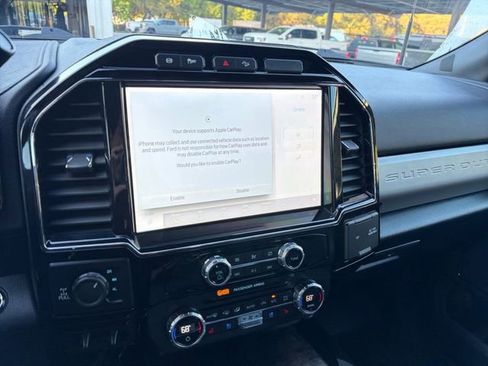 Used 2022 Ford F250 Lariat w/ Black Appearance Package image 10