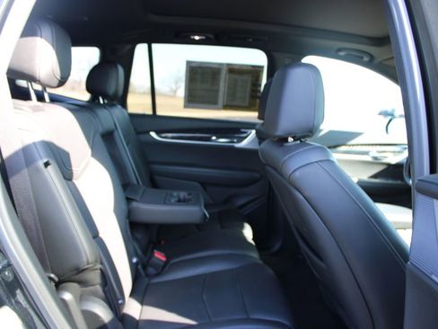 Used 2024 Cadillac XT6 Premium Luxury image 35