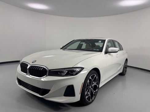 Certified 2025 BMW 330i xDrive Sedan w/ Premium Package AWD/4WD image 4