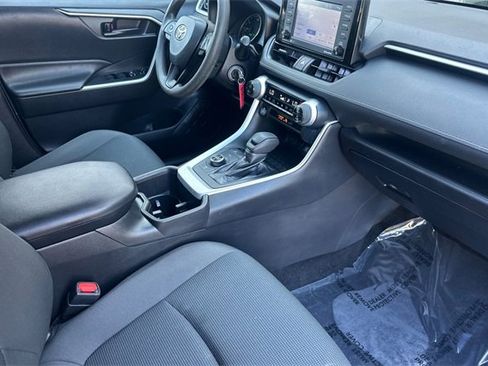 Used 2022 Toyota RAV4 LE image 13