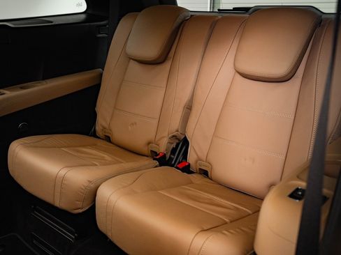 Certified 2024 Mercedes-Benz GLS 580 4MATIC image 39