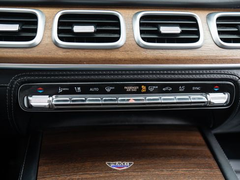 Used 2020 Mercedes-Benz GLS 450 4MATIC image 35