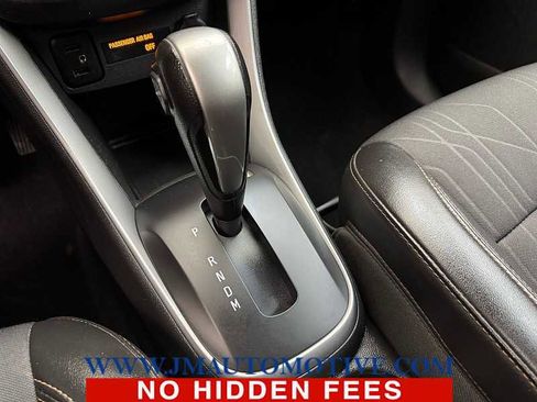 Used 2021 Chevrolet Trax LT w/ Driver Confidence Package image 30