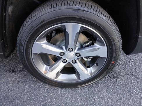 New 2025 Jeep Grand Cherokee L Limited w/ Luxury Tech Group II image 16