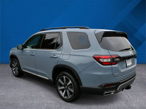 Certified 2025 Honda Pilot Touring image 7