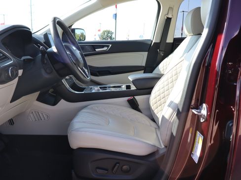 Used 2024 Ford Edge Titanium w/ Equipment Group 301A AWD/4WD image 9