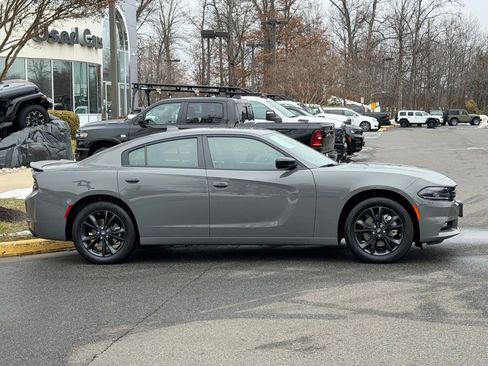 Used 2023 Dodge Charger SXT w/ Blacktop Package image 5