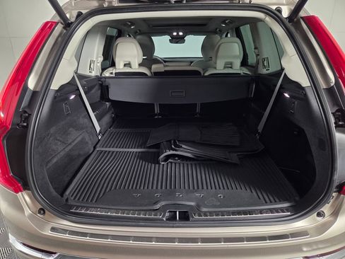 Used 2023 Volvo XC90 B6 Plus w/ Protection Package Premier AWD/4WD image 28