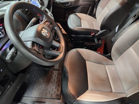 Used 2024 RAM ProMaster 2500 w/ Convenience Group FWD image 31