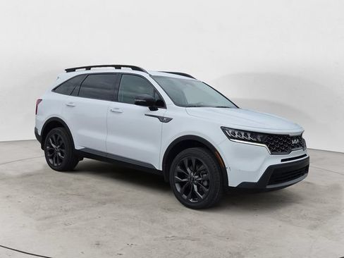 Used 2023 Kia Sorento AWD image 3