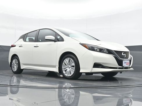 Used 2022 Nissan Leaf S image 24