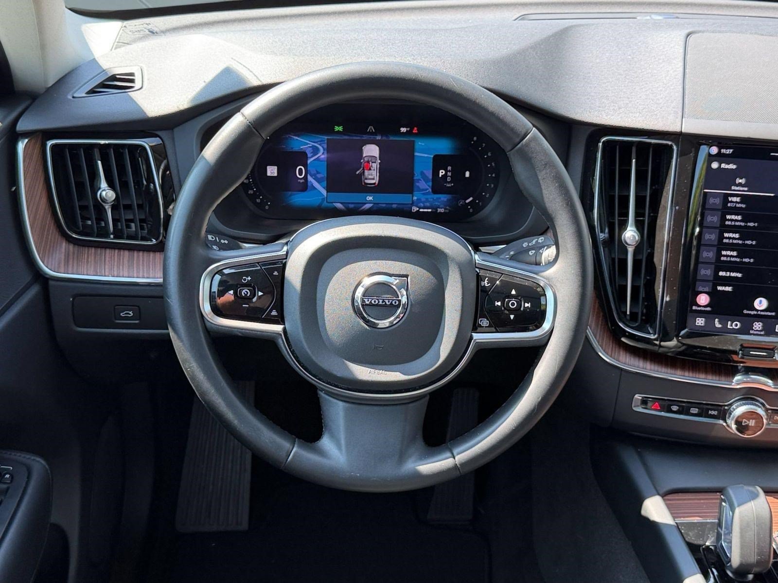 Certified 2024 Volvo XC60 B5 Plus w/ Protection Package Premier AWD/4WD image 11
