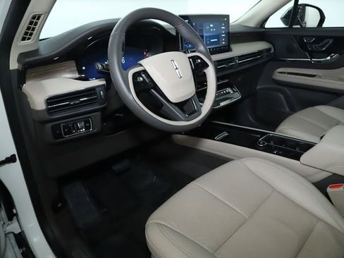 Used 2023 Lincoln Corsair Reserve FWD image 21