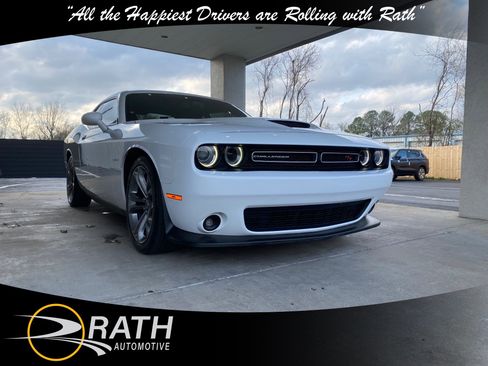 Used 2020 Dodge Challenger R/T image 4