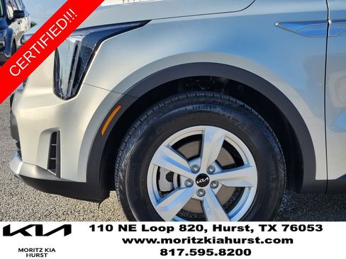 Certified 2026 Kia Sorento LX FWD image 8