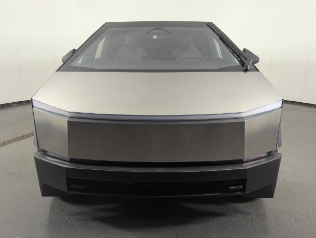 Used 2025 Tesla Cybertruck AWD Crew Cab image 3