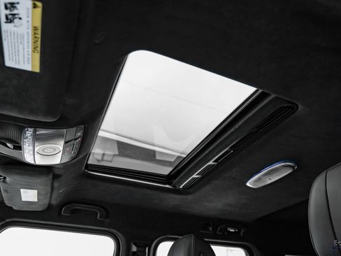 Used 2025 Mercedes-Benz G 550 w/ Exclusive Interior Package image 38
