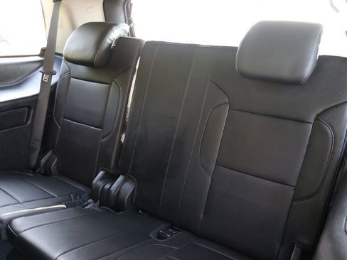 Used 2019 Chevrolet Tahoe Premier RWD image 16